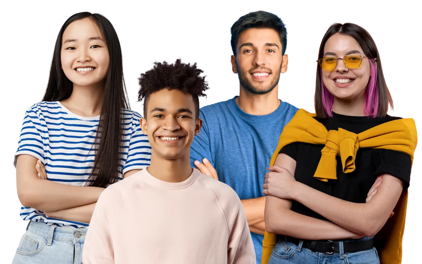 Quatro jovens sorrindo de braços cruzados